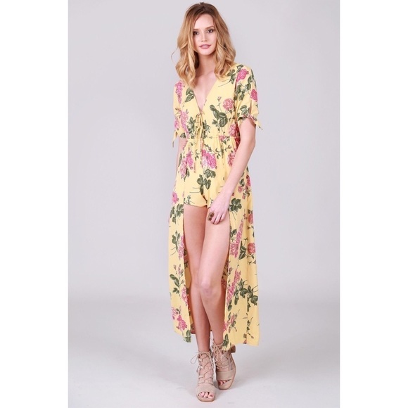 EUC Stevie Sister Stephanie Floral Yellow Romper​​​​​ - Picture 1 of 6